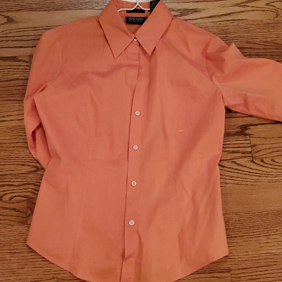 New York and Co. long sleeve button up top - Picture 3 of 4